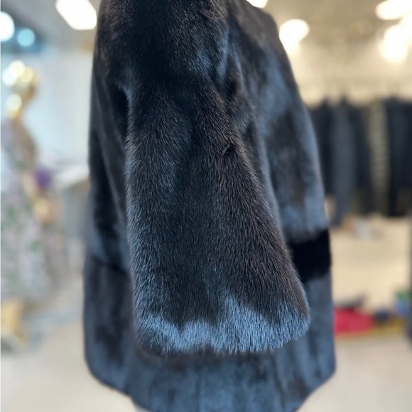 Black short mink fur coat - Picture 3 of 11